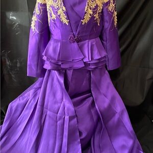 Luxurious Purple Women's Blazer with Gold Detailing